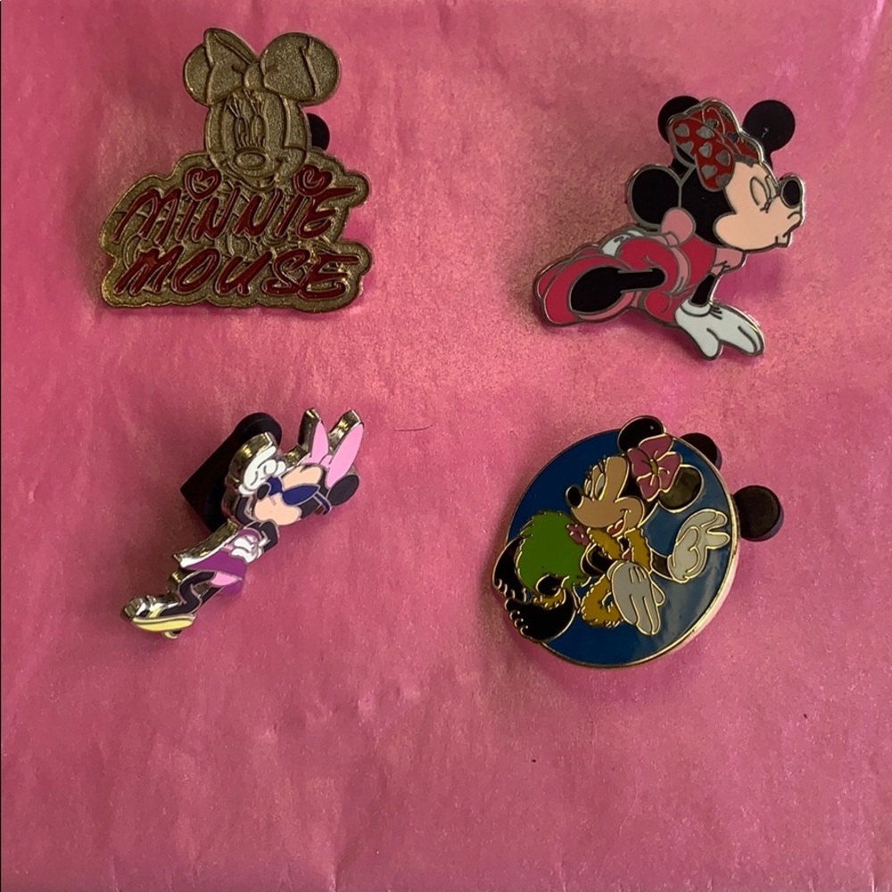 Minnie Mouse lot of 4 Disney trading pins
